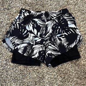 New Old Navy Active Girls Shorts black white lined with pocket, size medium/8